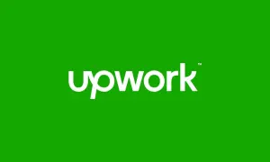Logo Upwork blanc sur fond vert. Un avis positif sur la plateforme freelance.