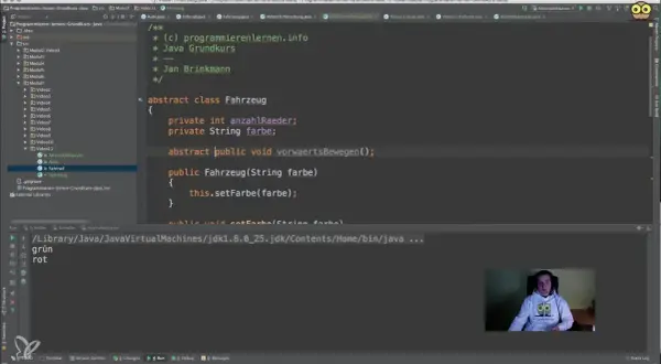 Classe abstraite Fahrzeug en cours de développement. Le code montre des propriétés comme la couleur et le nombre de roues.