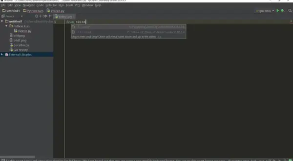 Dans PyCharm, le code Python importe le module tkinter. L'éditeur montre une suggestion pour l'importation.