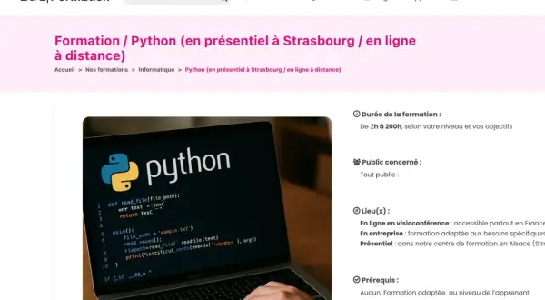Un ordinateur portable affiche le logo Python et du code source.