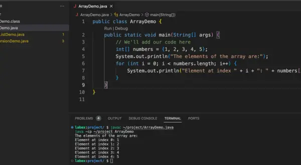Code Java affichant les éléments d'un java array. La console montre le résultat de l'exécution.