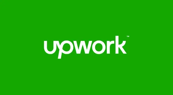 Logo Upwork blanc sur fond vert. Un avis positif sur la plateforme freelance.