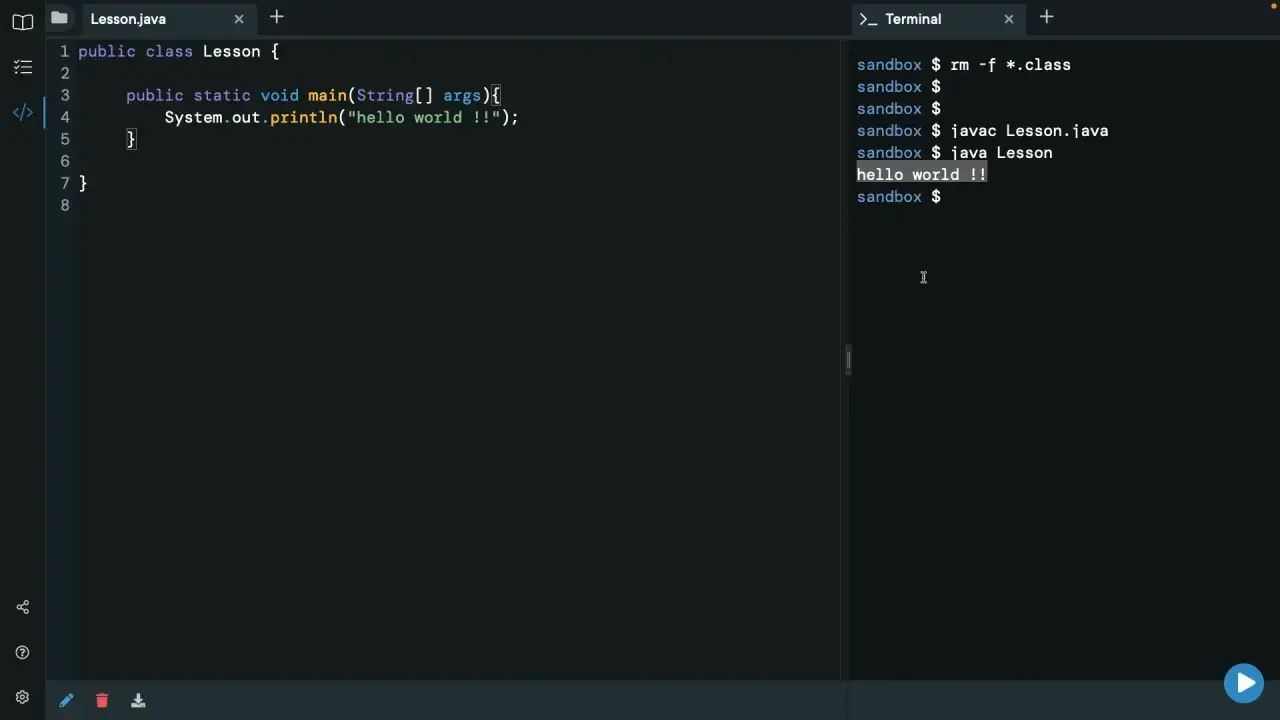 Code Java affichant "hello world !!" dans le terminal. La conversion de java int to string n'est pas visible ici.