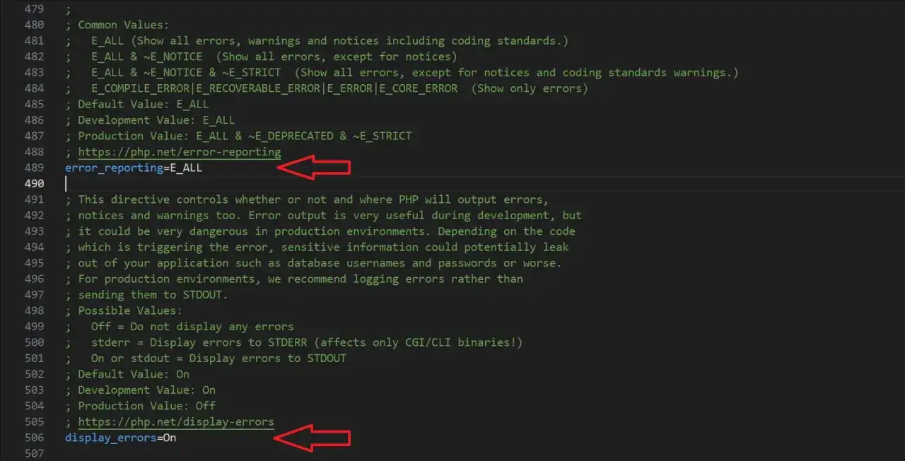 Code PHP affichant les erreurs. La ligne `error_reporting=E_ALL` est mise en évidence, indiquant que tous les types d'erreurs sont signalés.