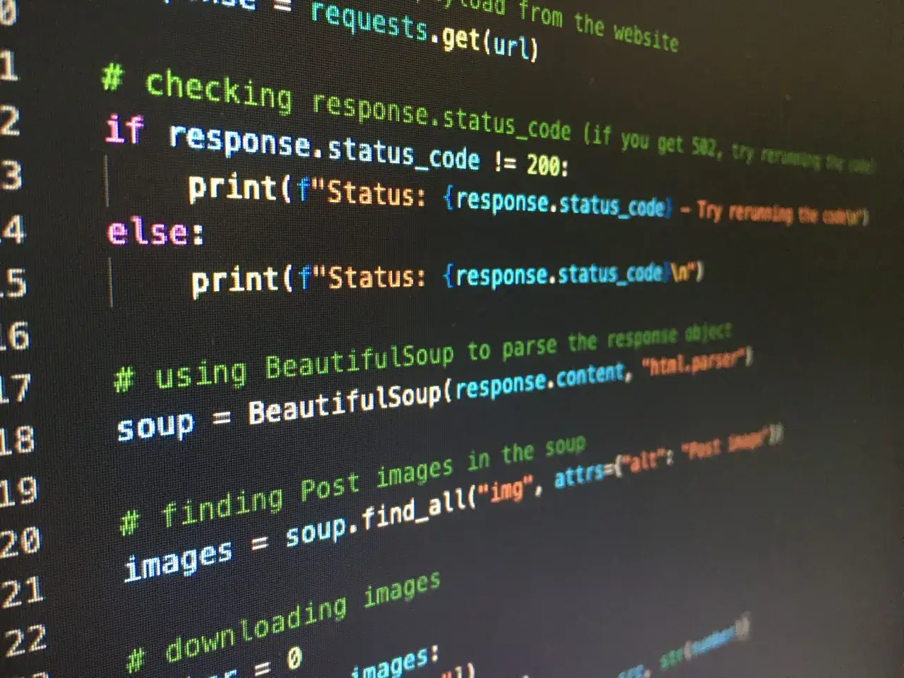 Code Python affichant un statut de réponse HTTP. Un commentaire indique comment utiliser BeautifulSoup pour analyser le contenu.