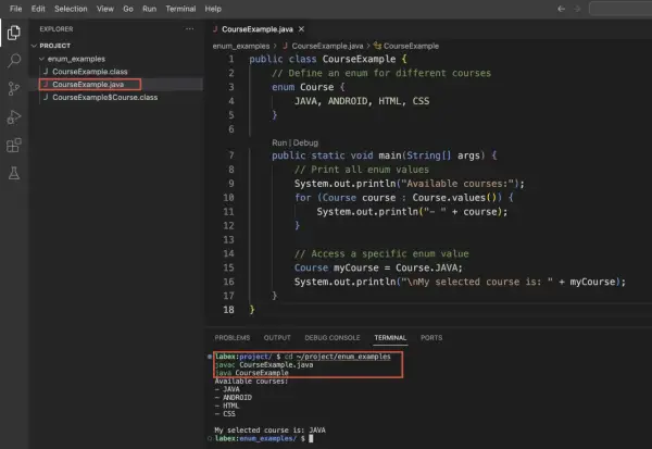Code Java affichant les cours disponibles : JAVA, ANDROID, HTML, CSS. Le programme sélectionne et affiche "JAVA".